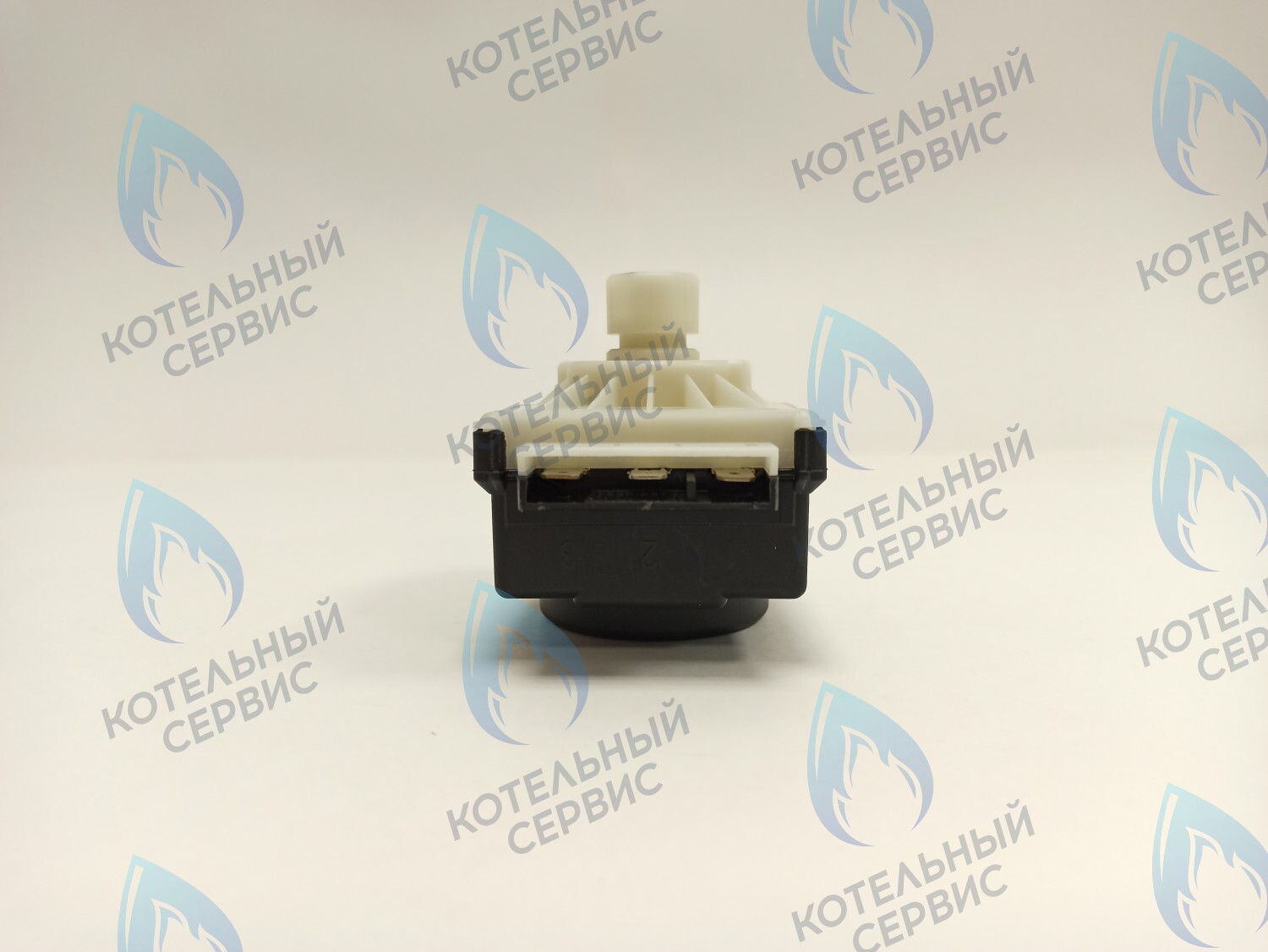 GM002 Сервопривод (мотор) трехходового клапана ARISTON (61302483-01) 10мм 220/240v (E) BAXI (5647340, 5694580, 5694581, 200025379, YYY56945811P, YYY005694581), CHAFFOTEAUX (61302483-01) в Уфе